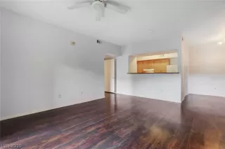 Photo #6: 2124507 Listing