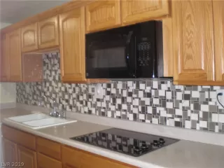 Photo #4: 2124512 Listing