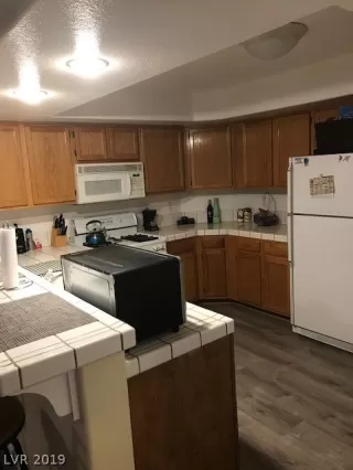 Photo #2: 2124536 Listing