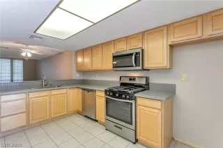 Photo #5: 2124555 Listing