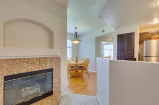 Photo #5: 2124557 Listing