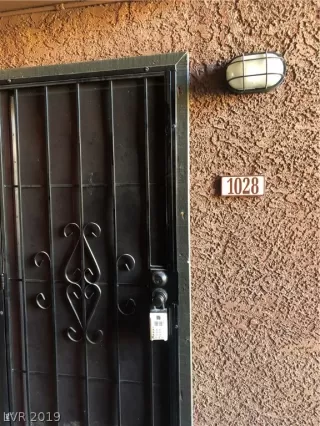 Photo #4: 2124565 Listing