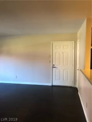 Photo #5: 2124565 Listing