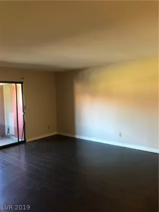 Photo #6: 2124565 Listing