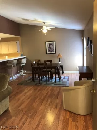 Photo #1: 2124607 Listing