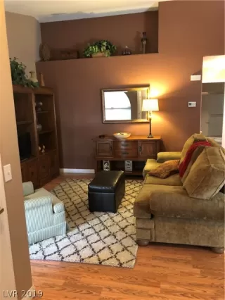 Photo #2: 2124607 Listing