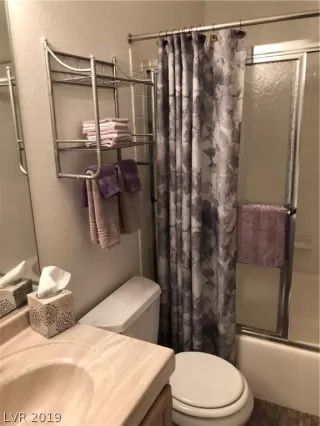 Photo #4: 2124607 Listing