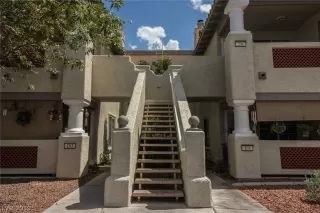 Photo #1: 2124611 Listing