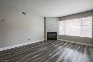 Photo #2: 2124685 Listing