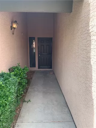 Photo #4: 2124713 Listing