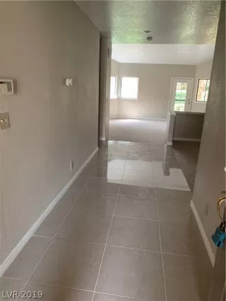 Photo #5: 2124713 Listing