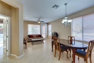 Photo #4: 2124725 Listing