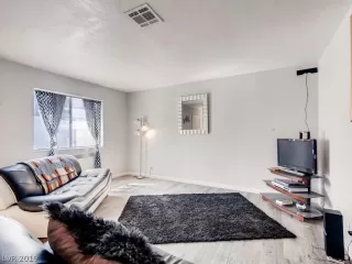 Photo #2: 2124734 Listing 