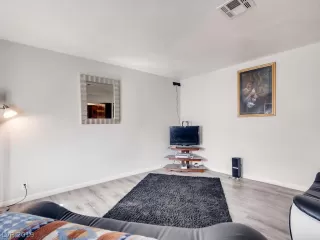 Photo #3: 2124734 Listing 