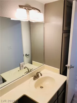 Photo #6: 2124757 Listing