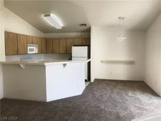 Photo #5: 2124777 Listing