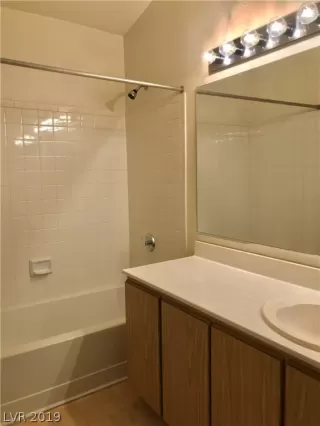 Photo #6: 2124777 Listing