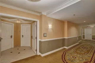 Photo #5: 2124783 Listing