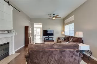 Photo #5: 2124803 Listing 