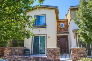 Photo #2: 2124804 Listing 