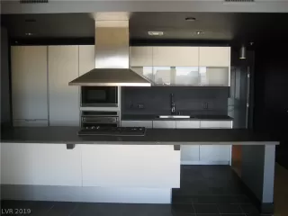 Photo #4: 2124813 Listing 
