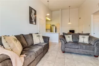 Photo #4: 2124821 Listing 