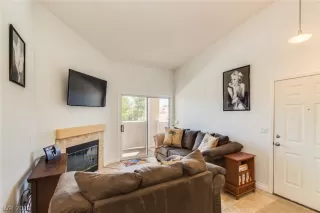 Photo #5: 2124821 Listing 