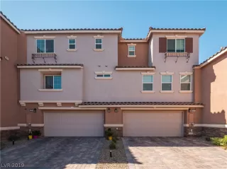 Photo #3: 2124843 Listing