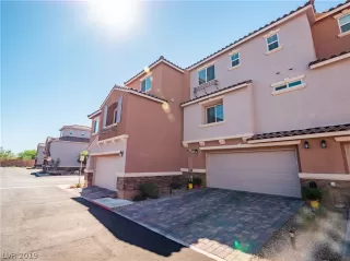 Photo #4: 2124843 Listing