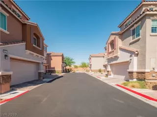 Photo #5: 2124843 Listing