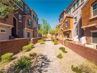 Photo #6: 2124843 Listing