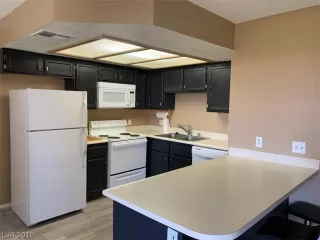 Photo #1: 2124869 Listing