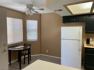 Photo #2: 2124869 Listing