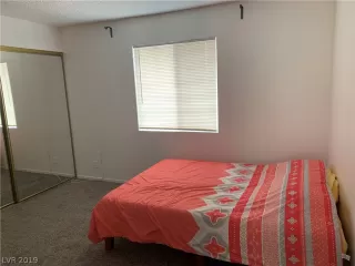 Photo #3: 2124869 Listing