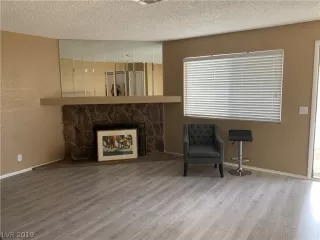 Photo #6: 2124869 Listing