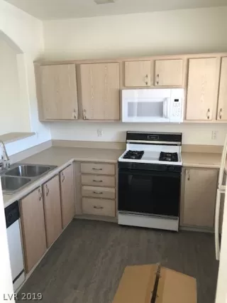 Photo #6: 2124887 Listing