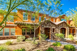 Photo #1: 2124917 Listing