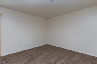 Photo #5: 2124921 Listing