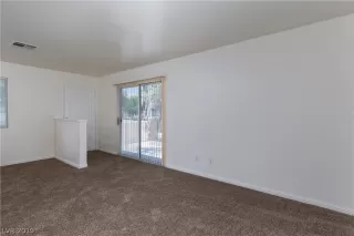 Photo #6: 2124921 Listing