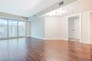 Photo #2: 2124964 Listing