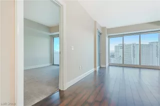 Photo #3: 2124964 Listing