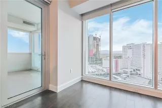 Photo #4: 2124964 Listing