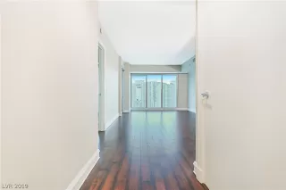 Photo #5: 2124964 Listing