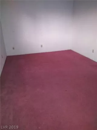 Photo #5: 2124973 Listing