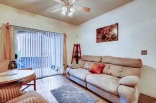 Photo #6: 2125066 Listing