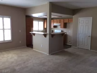 Photo #5: 2125083 Listing