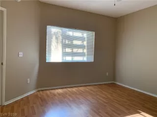 Photo #5: 2125085 Listing 