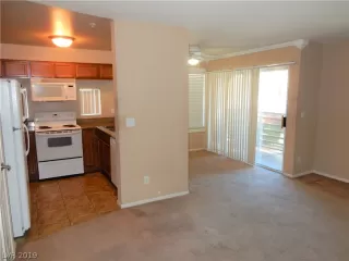 Photo #2: 2125088 Listing