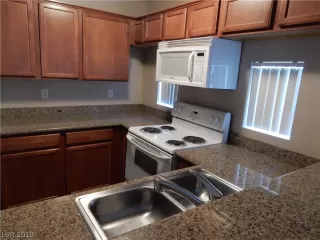 Photo #4: 2125088 Listing