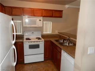 Photo #5: 2125088 Listing